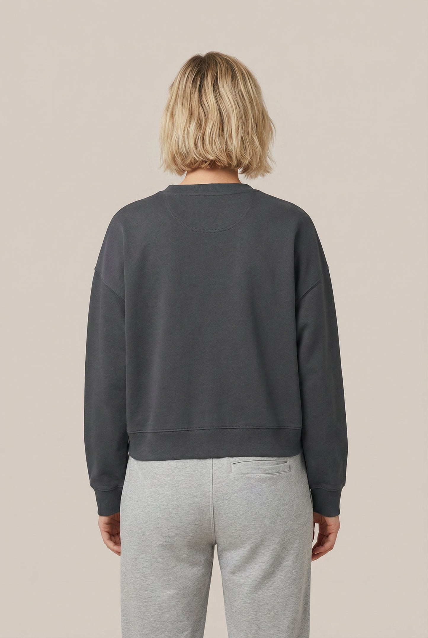 ESSENTIAL - RELAXED BOXY FIT SWEATSHIRT AUS BIO-BAUMWOLLE