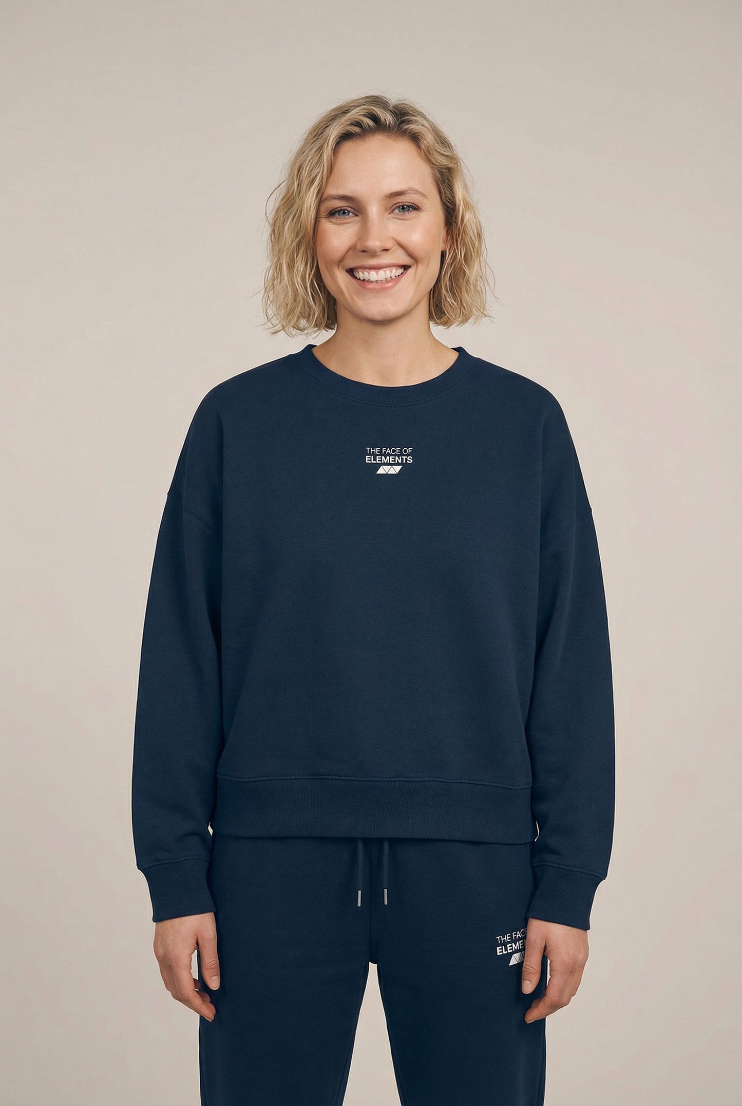 ESSENTIAL - RELAXED BOXY FIT SWEATSHIRT AUS BIO-BAUMWOLLE