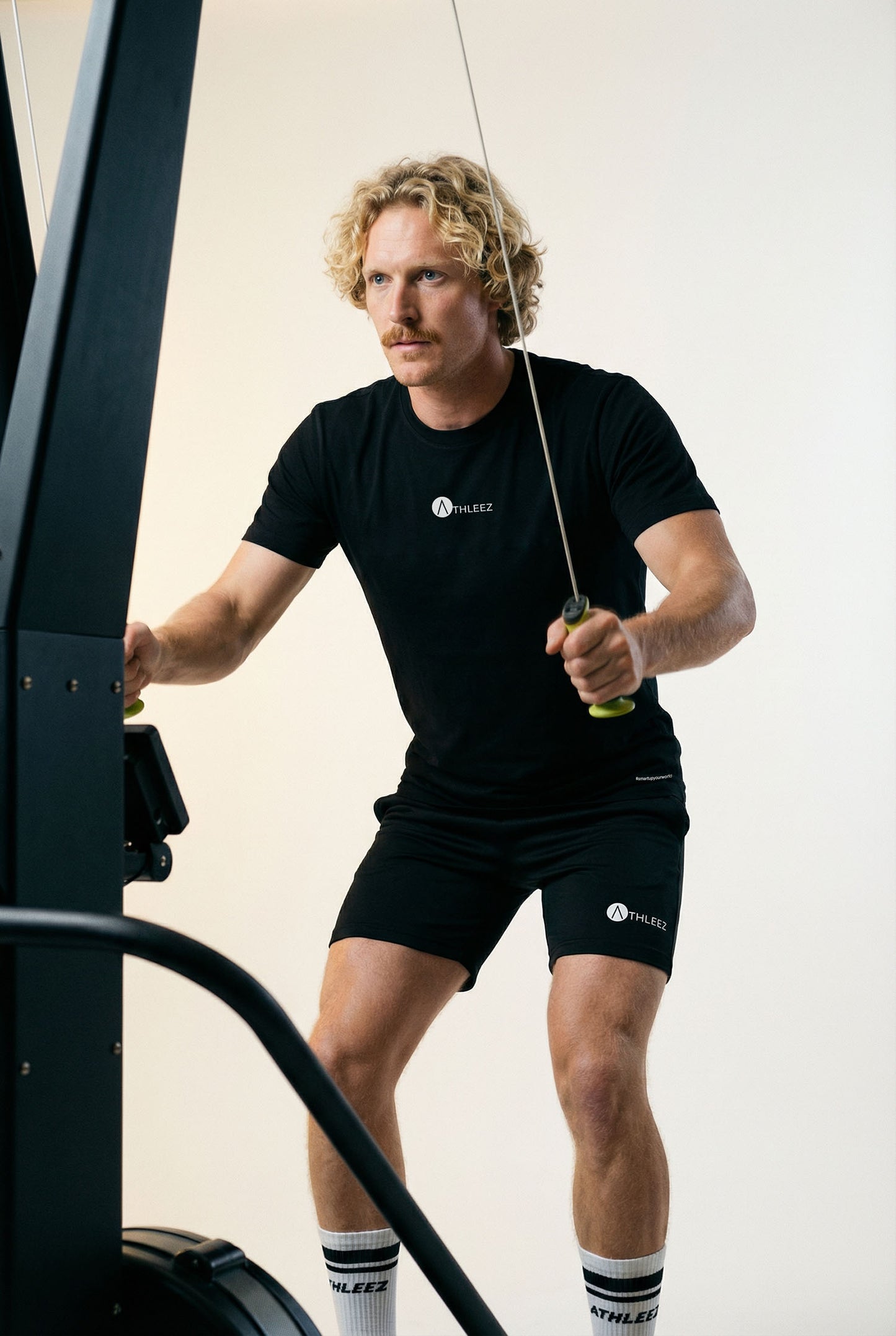 ATHLEEZ LYO.Pure SET - HIGH PERFORMANCE T-SHIRT + SHORT AUS LYOCELL